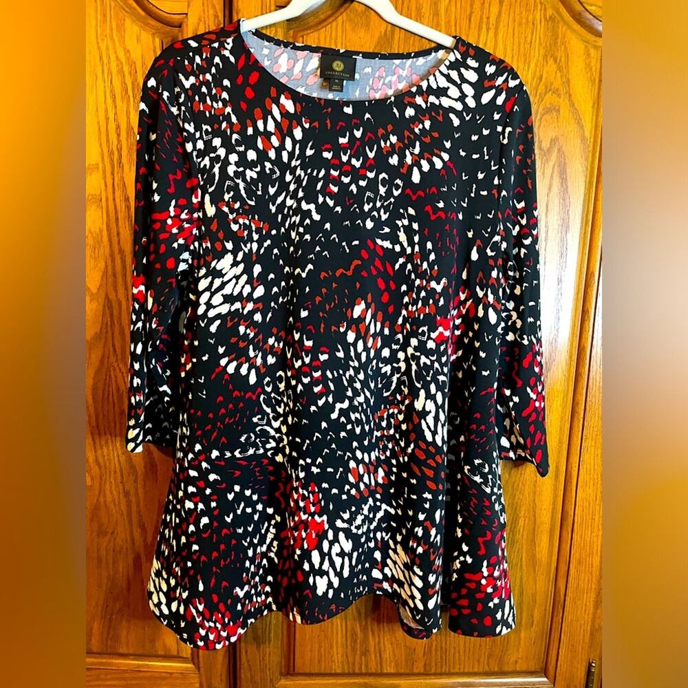 JM Collection black, white, and red abstract print. Size petite large.